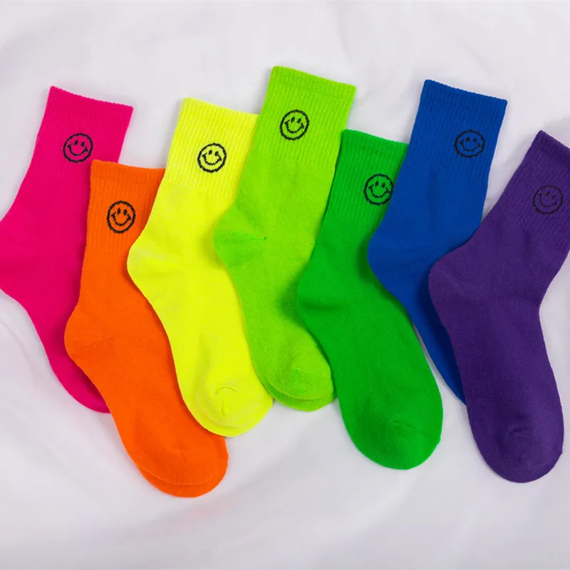Повседневные женские носки осень весна и лето новые хлопковые флуоресцентные улыбающееся лицо трубки женские носки скейтборд женские носки