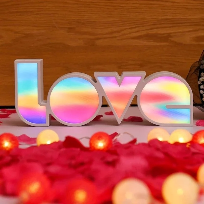 

Светодиодный ночсветильник с надписью «LOVE»