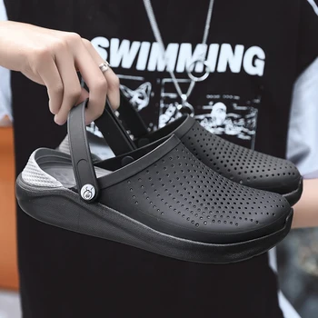 

2020 Men Sandals Crocks Summer Hole Shoes Crok Rubber Clogs Men EVA Unisex Garden Shoes Black Crocse Beach Flat Sandals Slippers