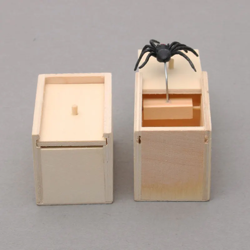 Prank Wooden Scare Box Spider Hidden in Case April Fool's Day And Halloween Funny Gift Toys For Your Kids Make Fun