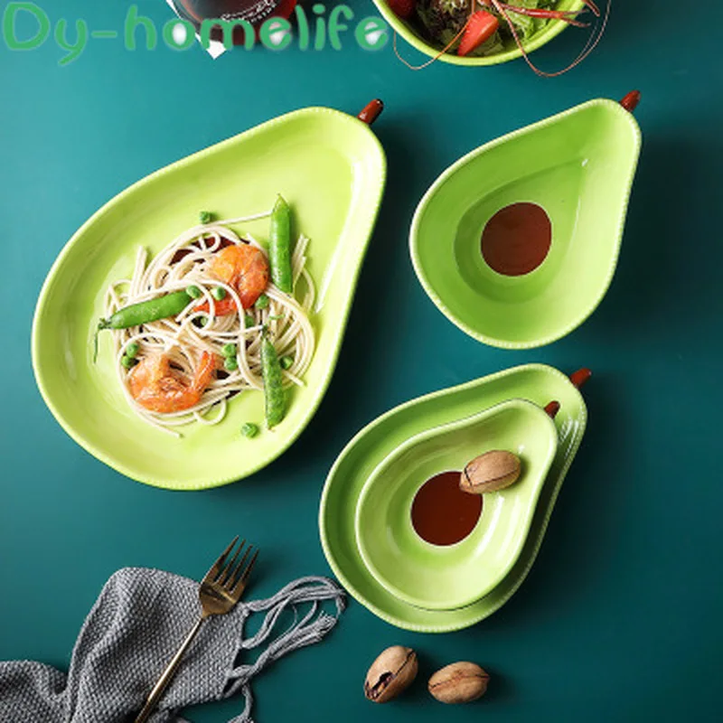 тарелка авокадо. тарелка авокадо из керамики. тарелка авокадо с соусницей. керамическая тарелка авокадо. тарелка авокадо керамика.