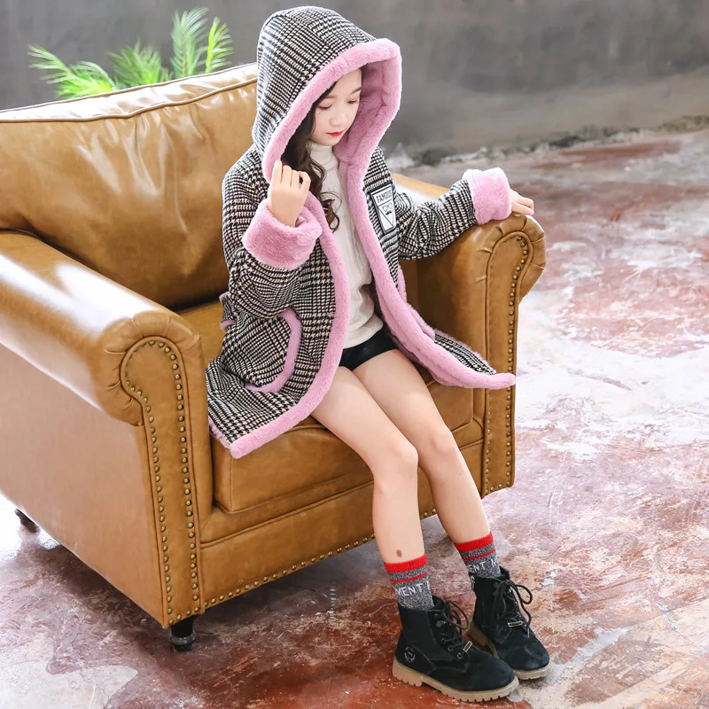 

Childrenswear Girls Winter Coat plus Velvet Padded Woolen Jacket Children Middle And Large Cotton