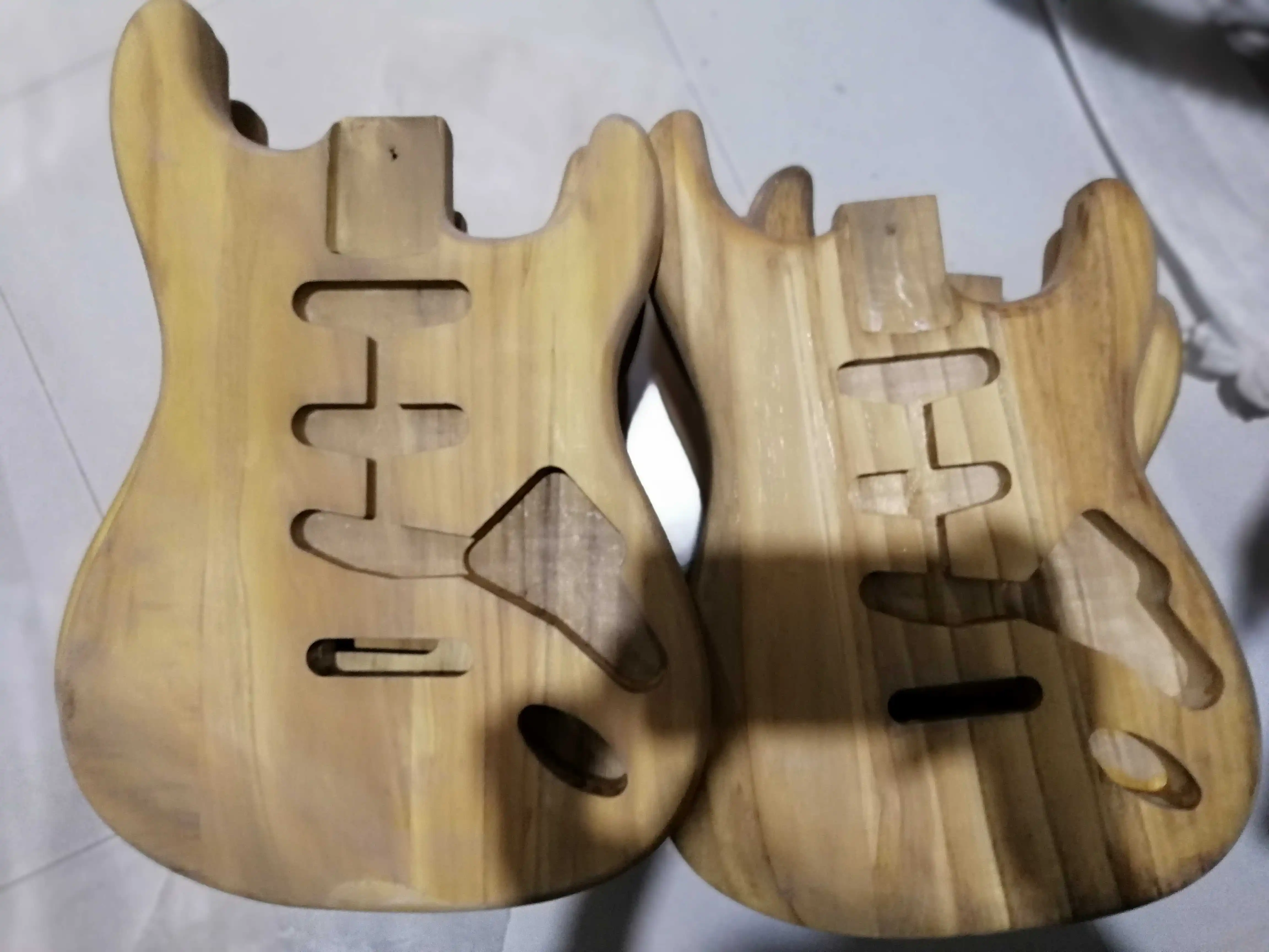 

Paulownia wood ST has been sprayed with lacquer body