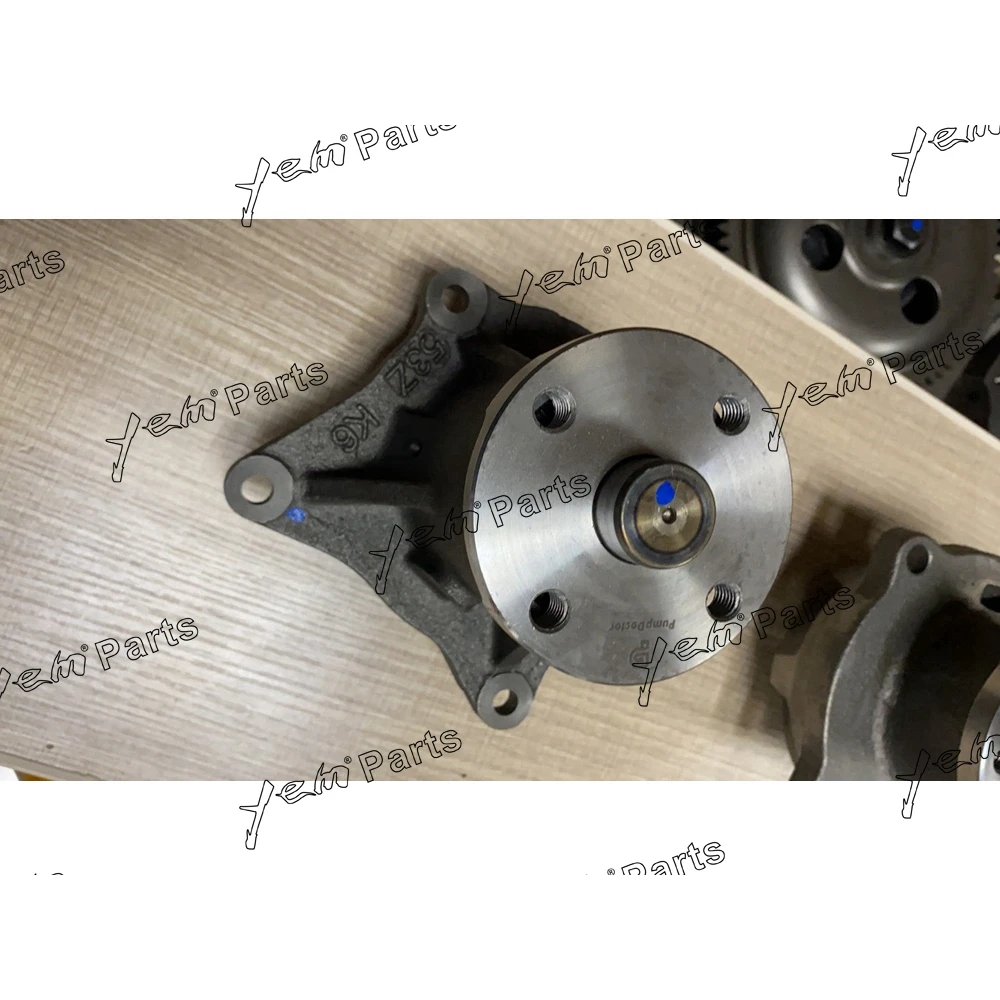 

New D04FD Water Pump For Mitsubishi Diesel Engines