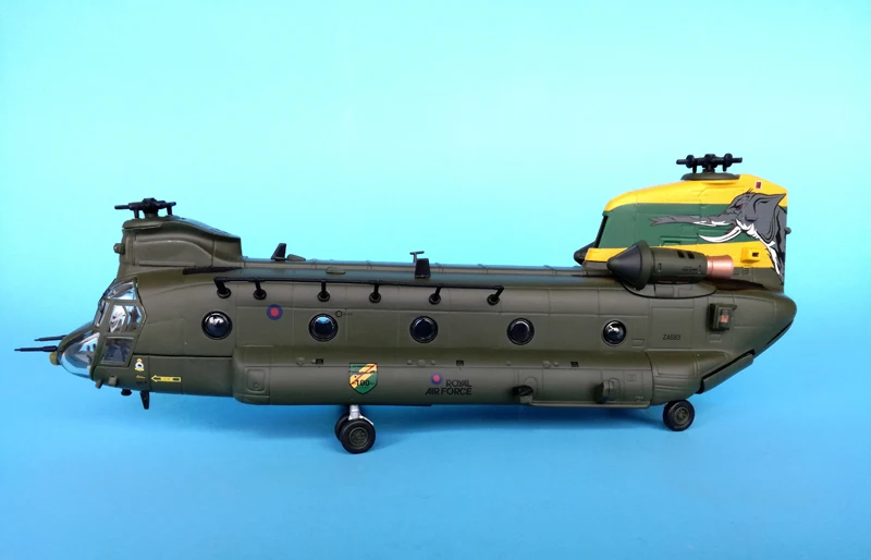 Прекрасный 1/72 Британский CH-47 HC. 4 тяжелый вертолет модель aa34214 сплав Коллекционная модель