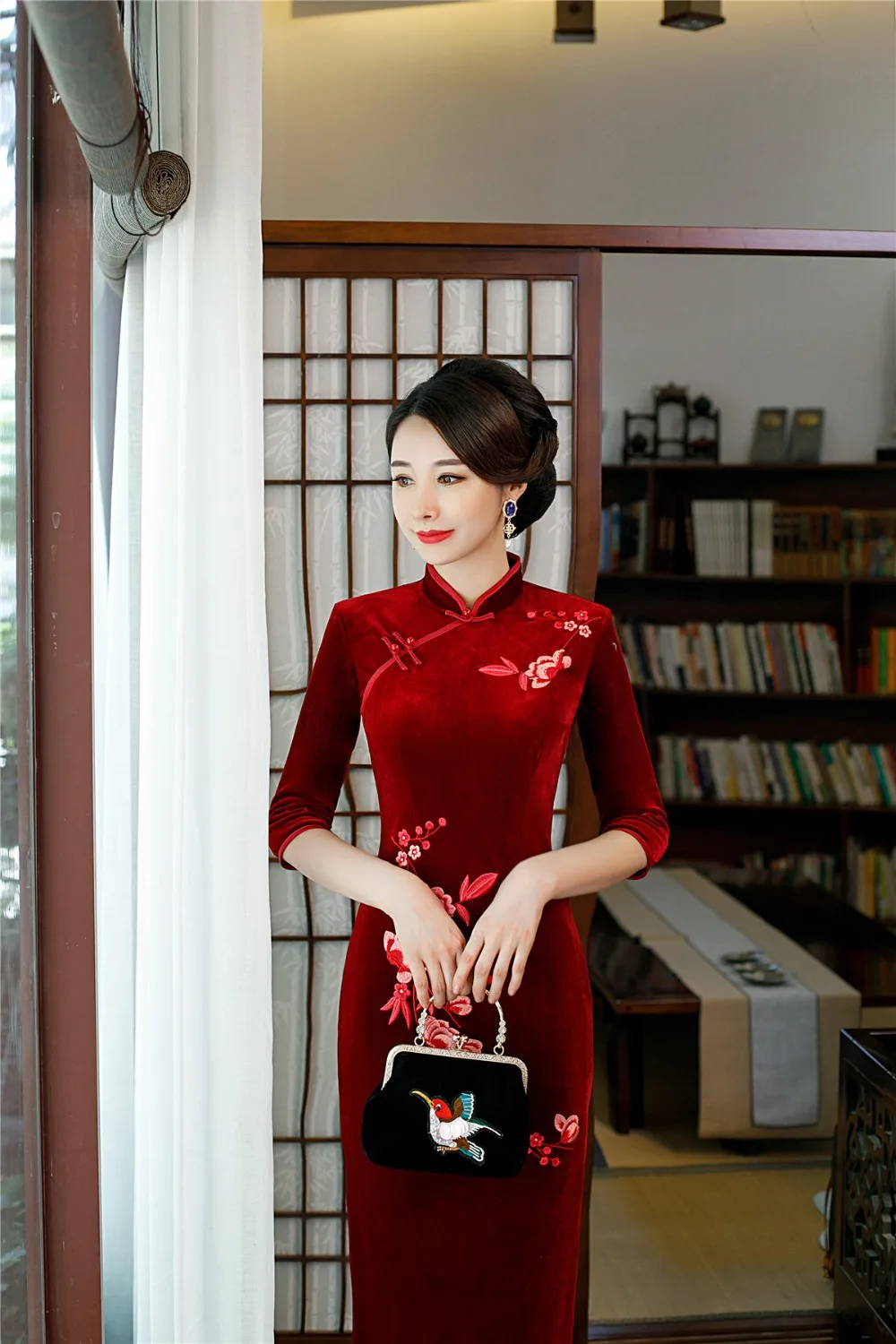 Shanghai Story/Новое поступление 3/4, длинное платье Qipao с рукавами бархатное китайское платье с разрезами по бокам и воротником-стойкой, с цветочной вышивкой, китайское женское платье 3 цвета