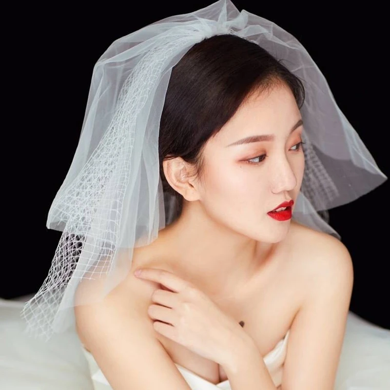 Свадебная фата с металлической расческой по краю двухслойная пушистая свадебная