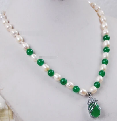 817 White Akoya Cultured Pearl/Green pendant(13x18mm) necklace