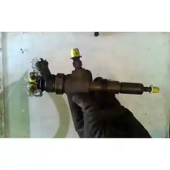 

230720492812 injector Peugeot 206 Saloon 1.4 Hdi