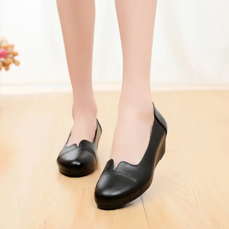

Spring And Autumn Leather Shoes Women's Shoes Shallow Mouth Slanted Heel Work Shoes Female Black Commuter Going to Work WOMEN'S