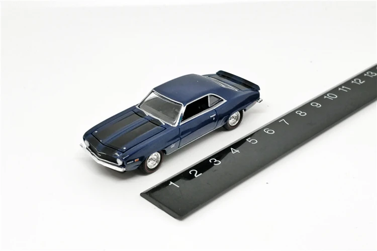 Зеленый светильник 1: 64 Chevrolet Camaro SS 1969 бутик сплава автомобиля игрушки для детей Детские игрушки модель оптом