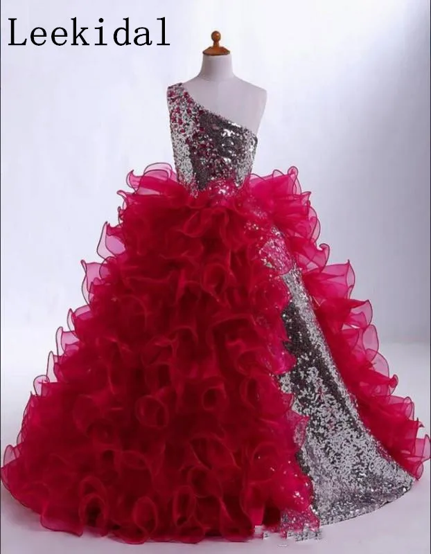 

Red Appliques Girls Pageant Dresses Ruffles Tiered Skirts Organza Cute Birthday Gowns Sequins One Shoulder Flower Girl Dress
