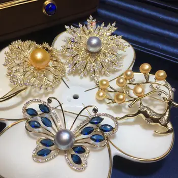 

Christmas Gifts Plated 4 pieces of Brooches with Natural Fresh Water Pearls Brooches for Women