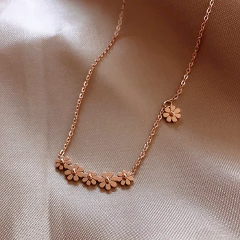 2020 Korean new design fashion jewelry titanium steel daisy pendant sexy elegant female clavicle necklace