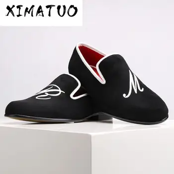 

2020 New style men casual shoes with custom personality letters embroidered Party and Wedding men velvet loafers