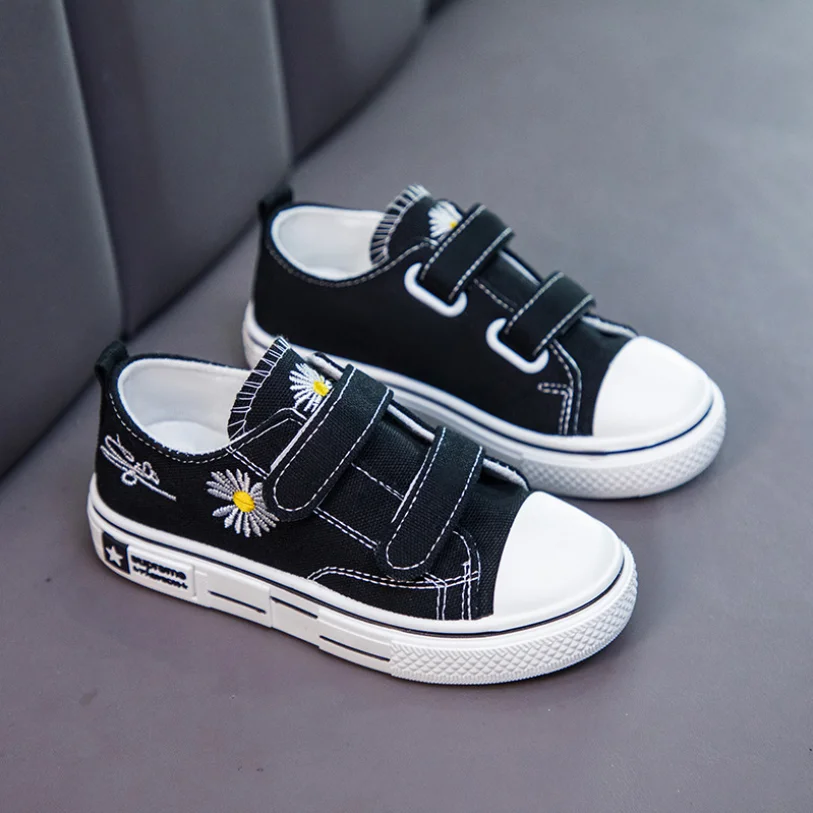 discount kids sneakers