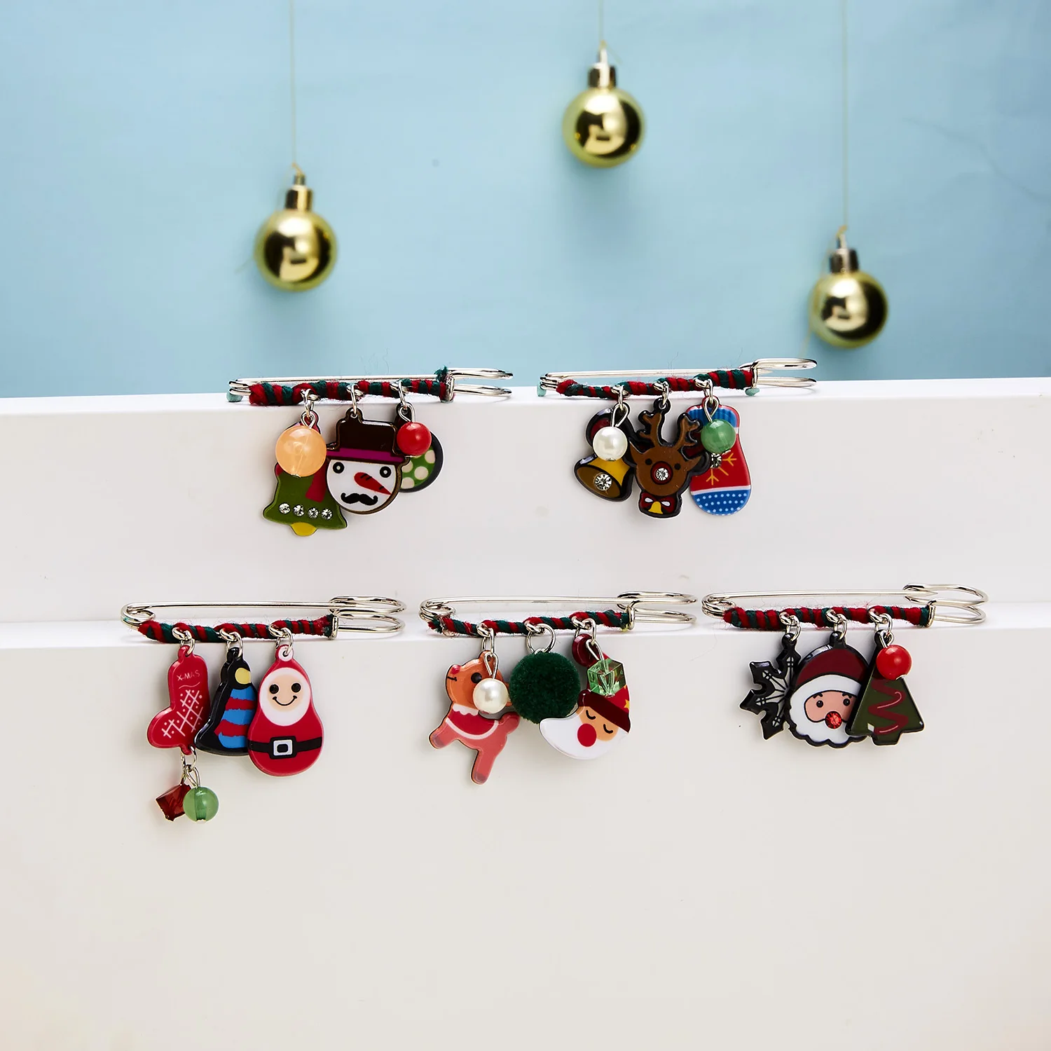 

Vintage Christmas Snowman Bell Deer Acrylic Winding Women Anti-exposure Big Pin Brooch Enamel Badge Clothes Brooch Jewelry