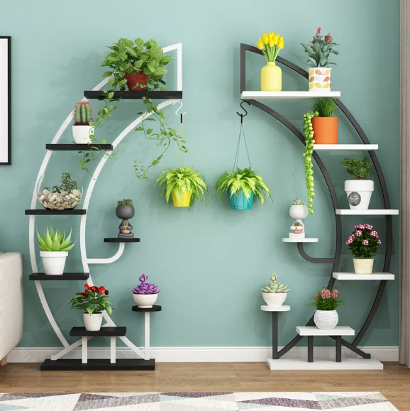 

The balcony partition the living room, and the indoor multi-layer iron arc decorative shelf falls to the ground