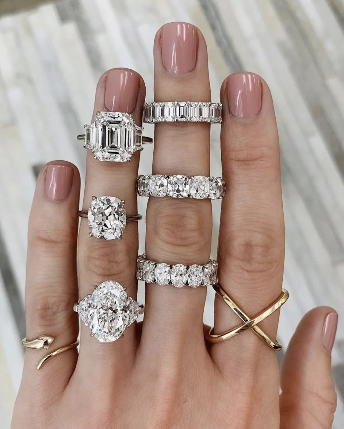 

Женское кольцо из серебра 925 пробы с топазом