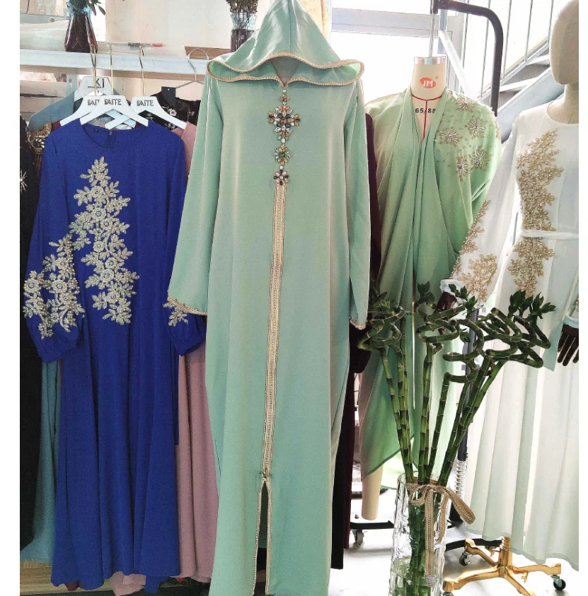 traditional arab dress women