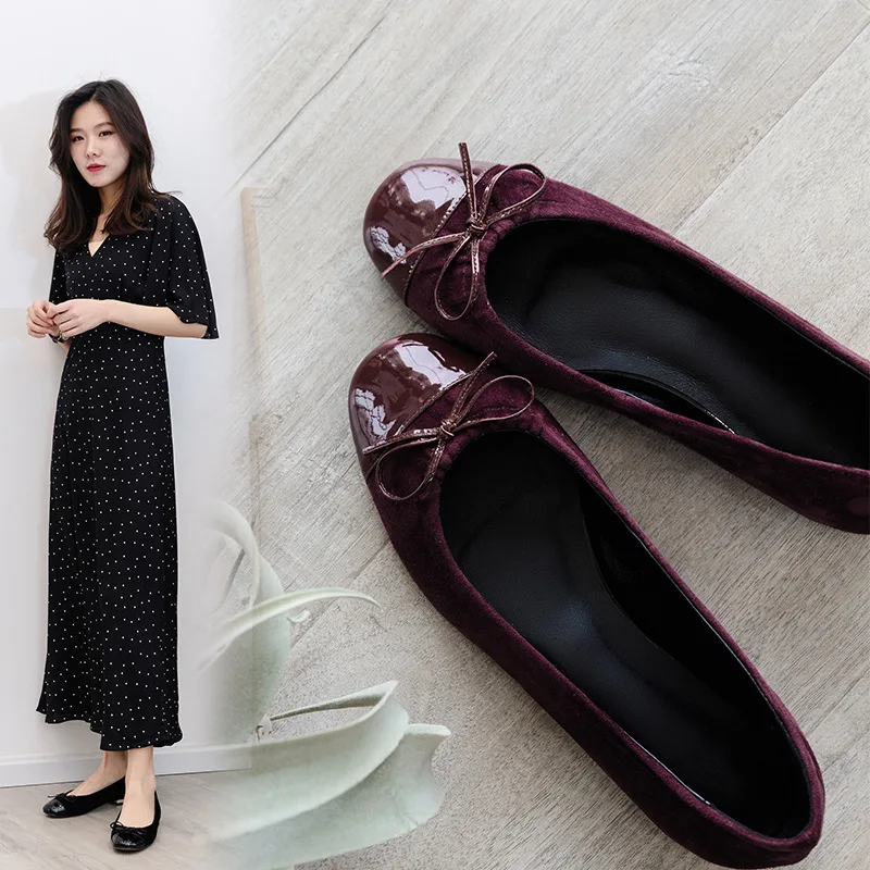 

Europe And America Fashion-Nude Patent Cowhide Square Head Seam Help Bow Low-Cut Side Scoop Bootie 19 Years Autumn Black And Whi