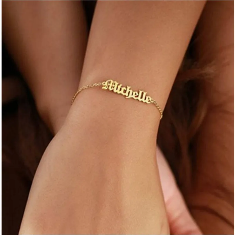 Trekken Kids Namen Pulseira Gepersonaliseerde Sieraden Gold Oud Engels Naam Armbanden Voor Vrouwen bridsmeisje подарок Naambord