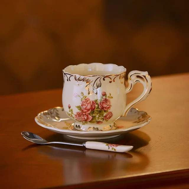 Британский первоклассный набор чайных чашек цвета слоновой кости, набор керамических кофейных чашек, Керамическая Современная фарфоровая чашка и блюдце с ложкой из нержавеющей стали - Цвет: 1 CUP
