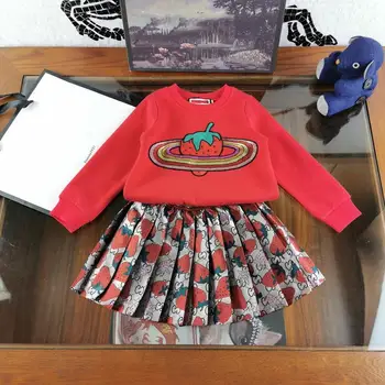

Girls Clothing Sets Luxury Brand DesignCartoon strawberry Embroidery T-Shirts Pleated skirt 2Pcs Girls Clothes Sets Kids Costume