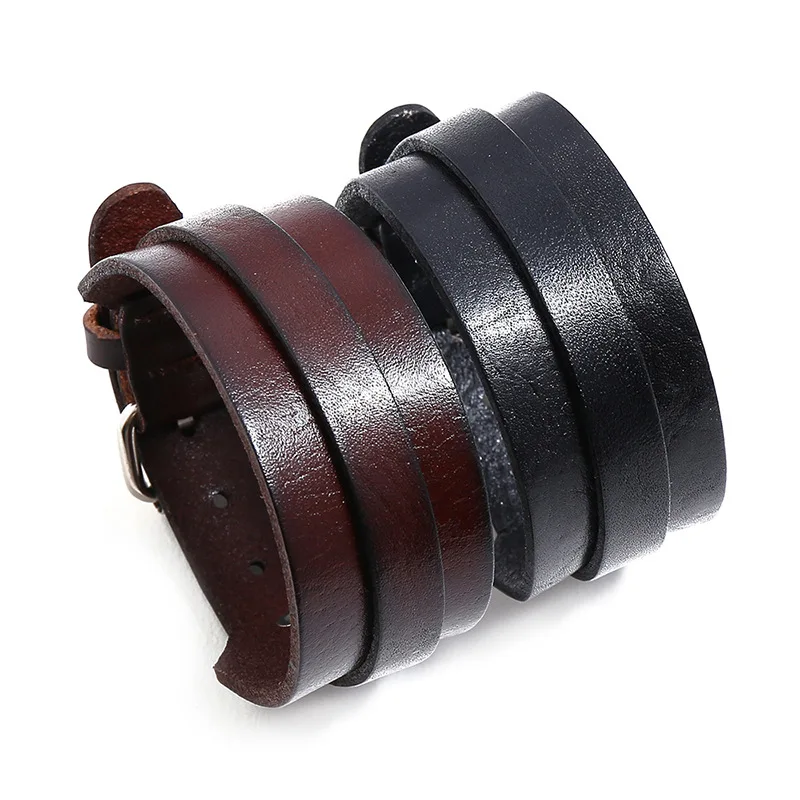 wide leather bracelet P01925-1