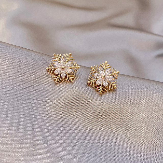 Girls Popular Snowflake Shining Crystal Earrings For Women Rhinestone Snow Pendant Earrings New Year Gift Jewelry