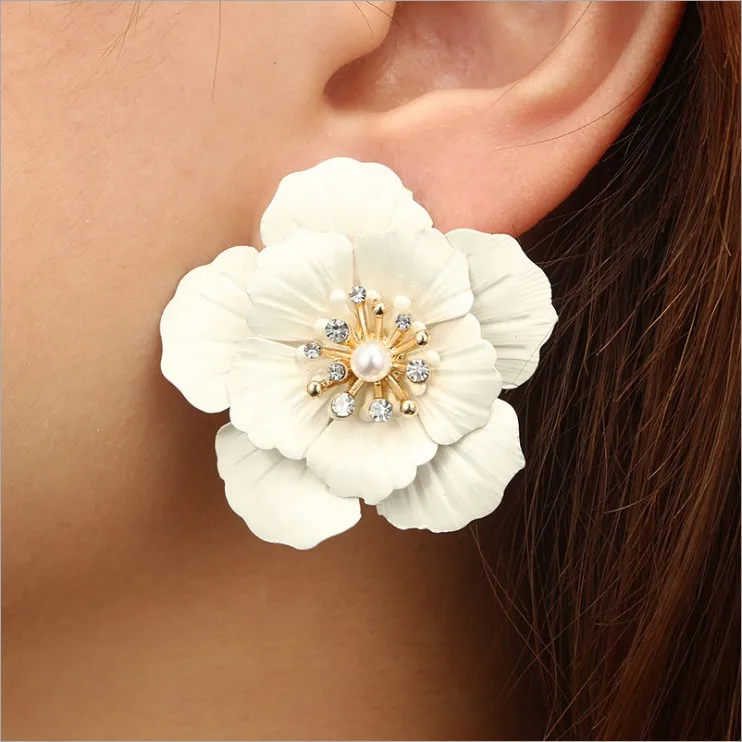 

Geometric White Flower Earrings for Women Fashion Trendy Charms Statement Elegant Drop Earring Jewelry Gift for Girls