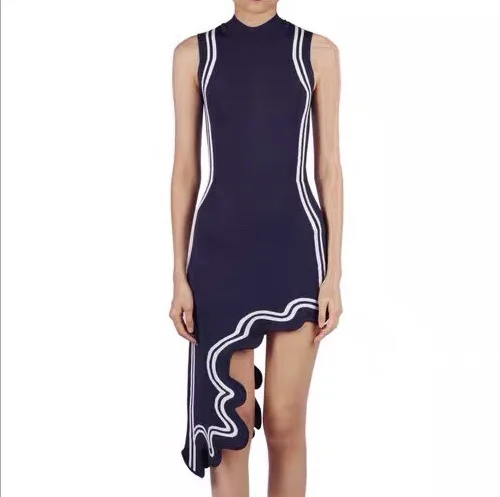 Асимметричное женское платье с круглым вырезом без рукавов трикотажное высокой