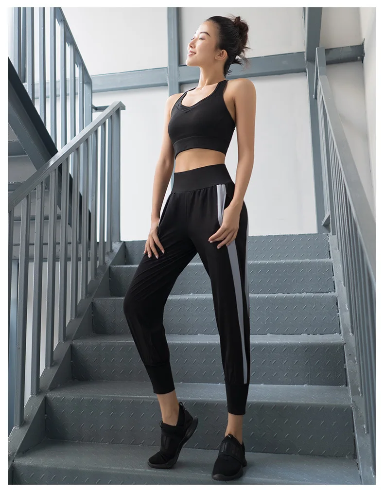 12562738698_635446319