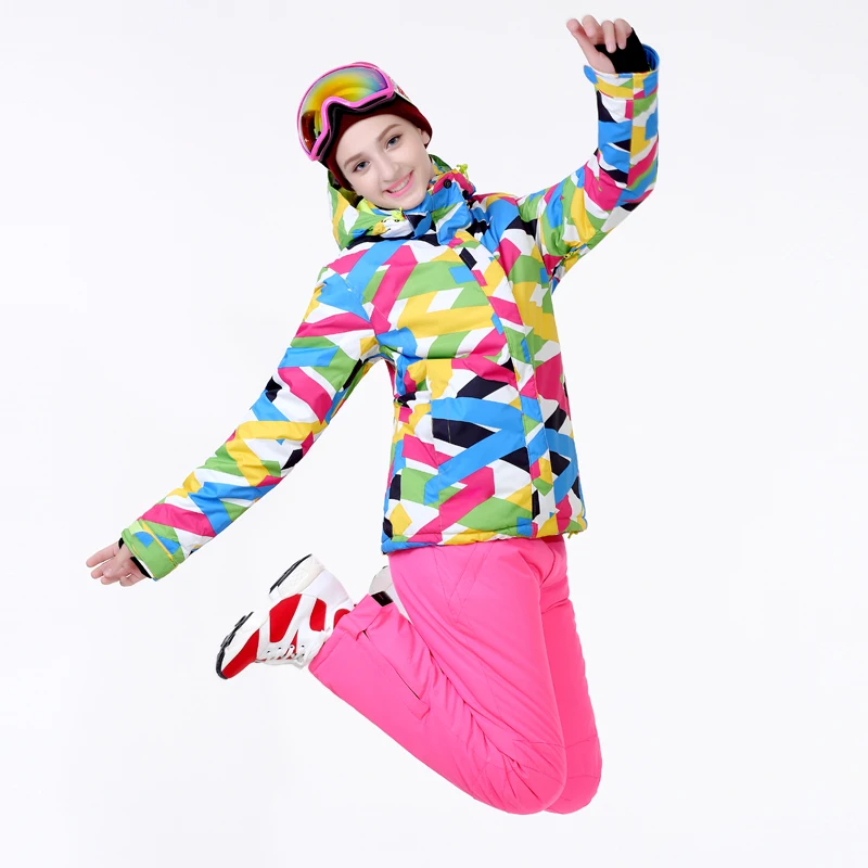 Женский дешевый красочный зимний костюм Женская одежда для сноуборда зимние водонепроницаемые костюмы уличная лыжная куртка+ нагрудники зимние штаны
