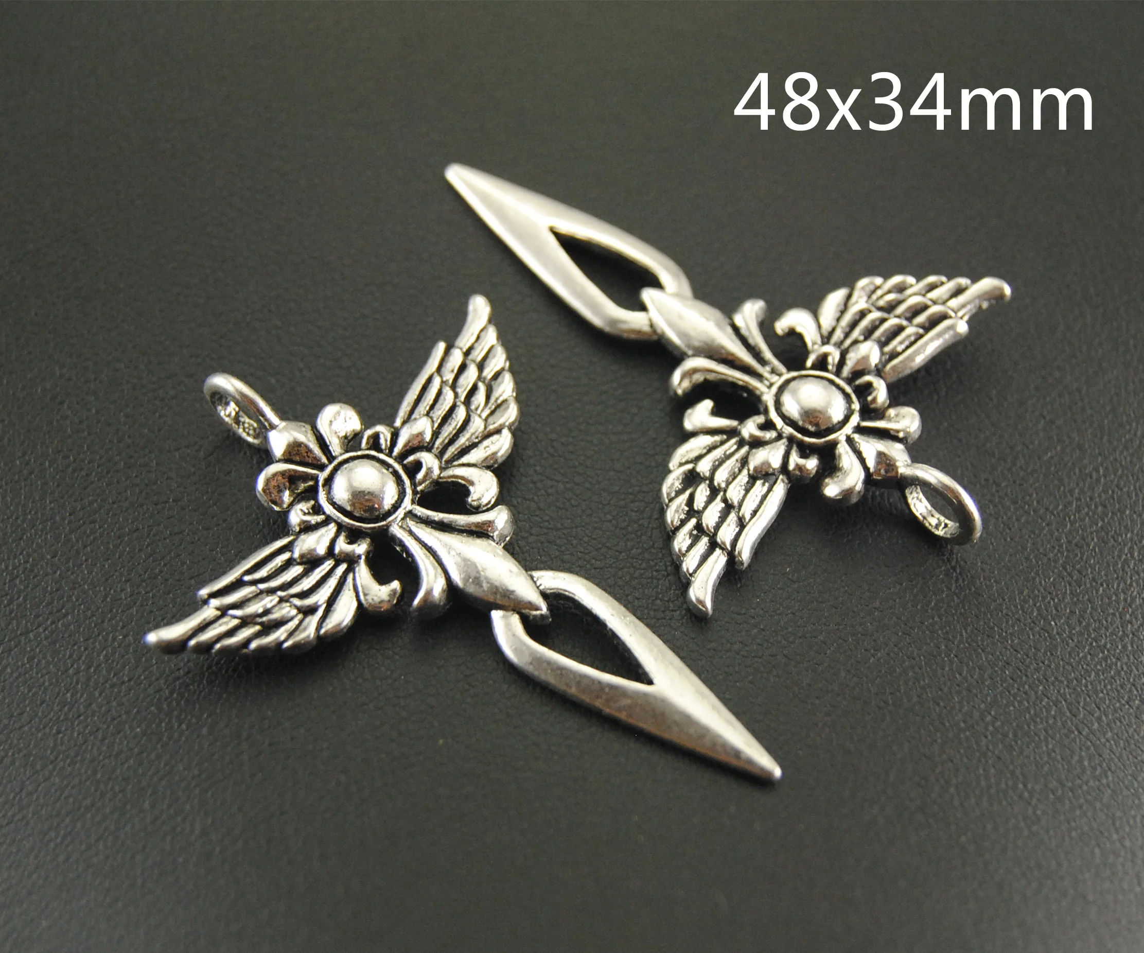 15 個シルバーカラークロス剣チャームコネクタ武器ペンダント DIY 金属