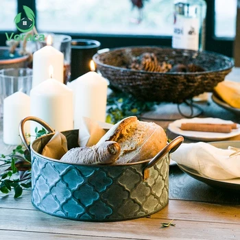 

Antique Retro Round Iron Bread Basket with Handle Vintage Metal Storage Basket Fruit Container Tray for Decor Home Photographing