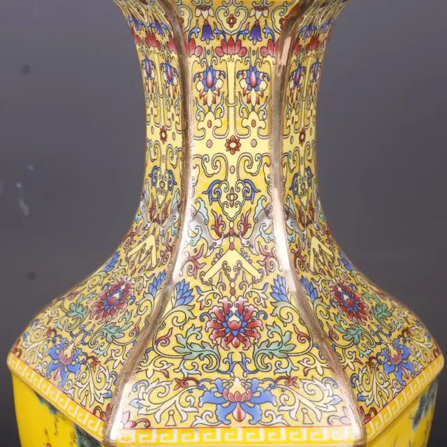 Jingdezhen Antique Enamel Hexagons Vase Yellow Flower And Bird Pattern Vase With Year Mark Qianlong of Qing Dynasty 3