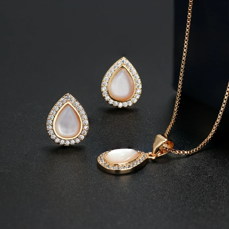 

Newranos Natural Pearl Shell Jewelry Set Zirconia Water Drop Pendant Necklace Earrings Set for Women's Jewelry Sets SQM001684