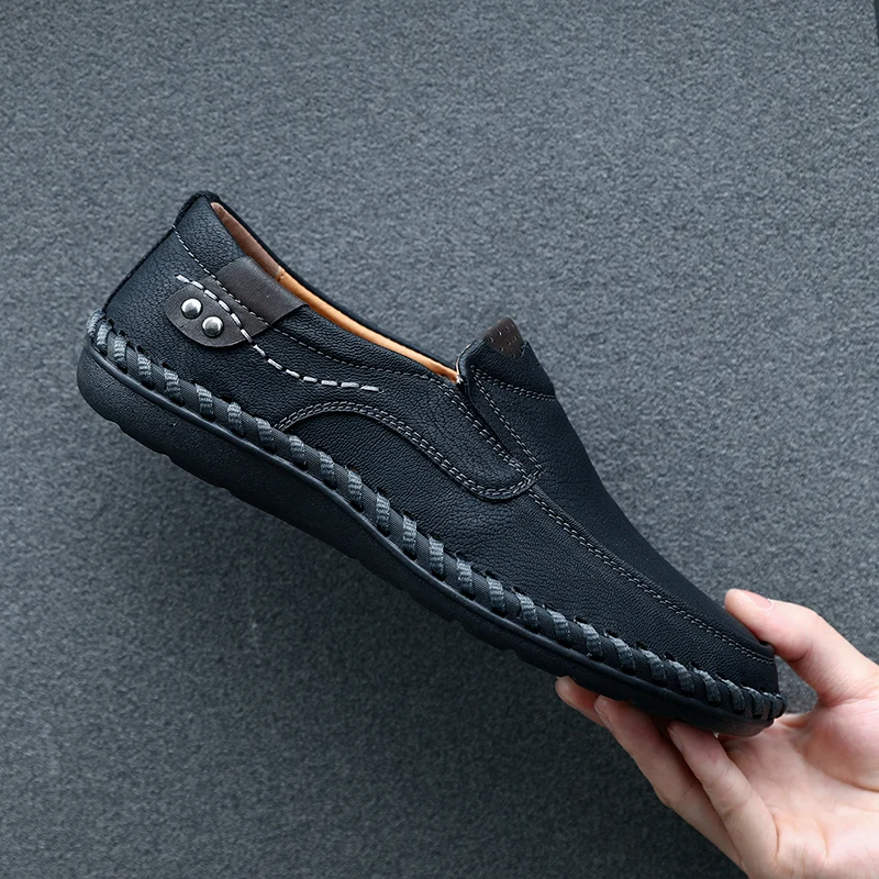 Высококачественная кожаная мужская обувь ручной работы; повседневные Роскошные Брендовые мужские лоферы; дышащая обувь для вождения; Мокасины без застежки; размеры 38-48 - Цвет: Черный