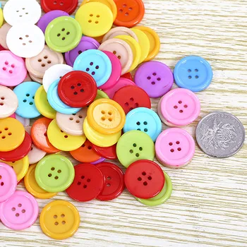 

100 pcs/Bag Mix Colour Plastic Buttons Toys Kids DIY Handmade Craft Toys for Children Educational Scrapbooking Toy Sewing Button