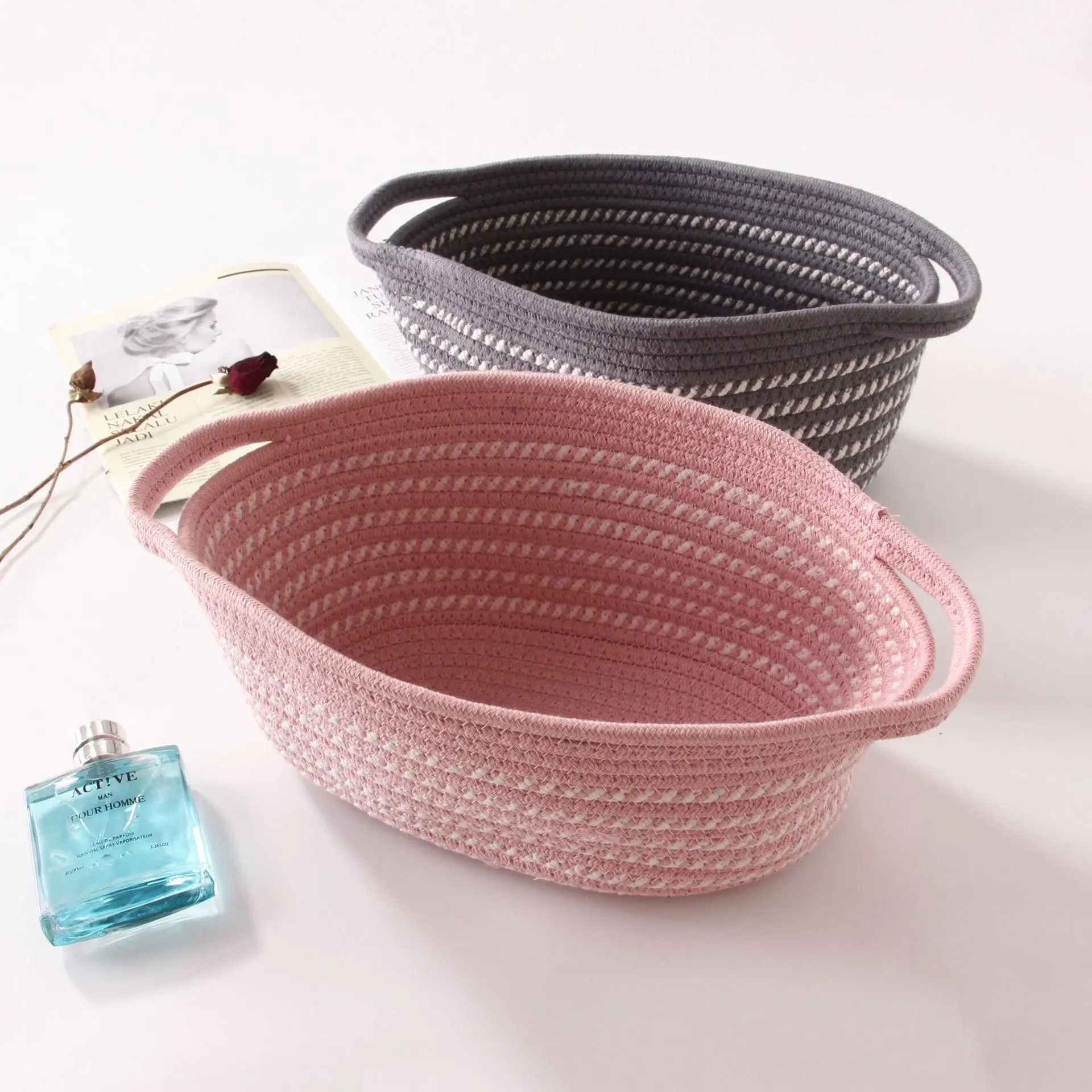 

Round Hand-woven Basket Knitting Cotton Hamper Office Organizer for Bedside Tabletop Snacks Sundries Key Cosmetics