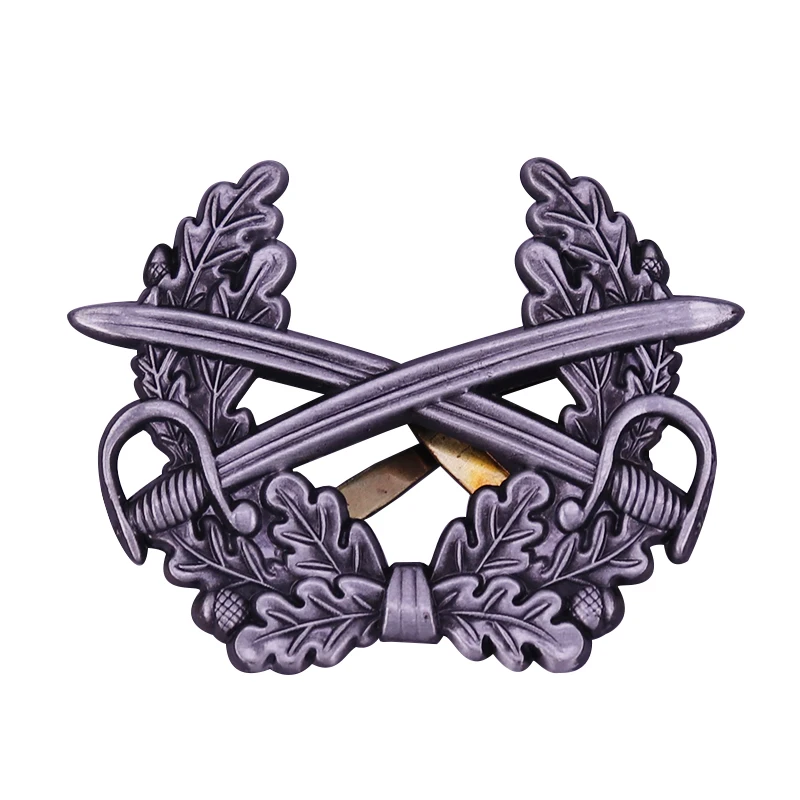 Retro German Army Bundeswehr metal cap badge Crossed Swords In Oak Wreath Military Collection.JPG