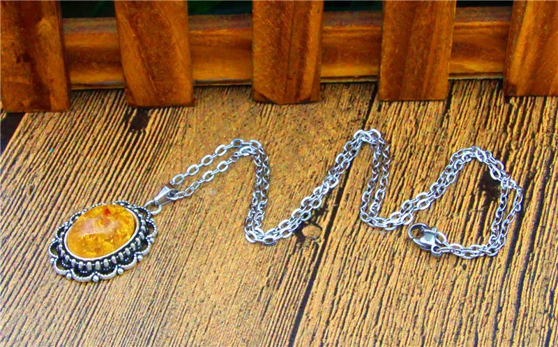 Yellow Flower Pendant Choker Necklace For Women Stainless Steel Chain Vintage Look Antique Silver Plated Fashion Jewelry