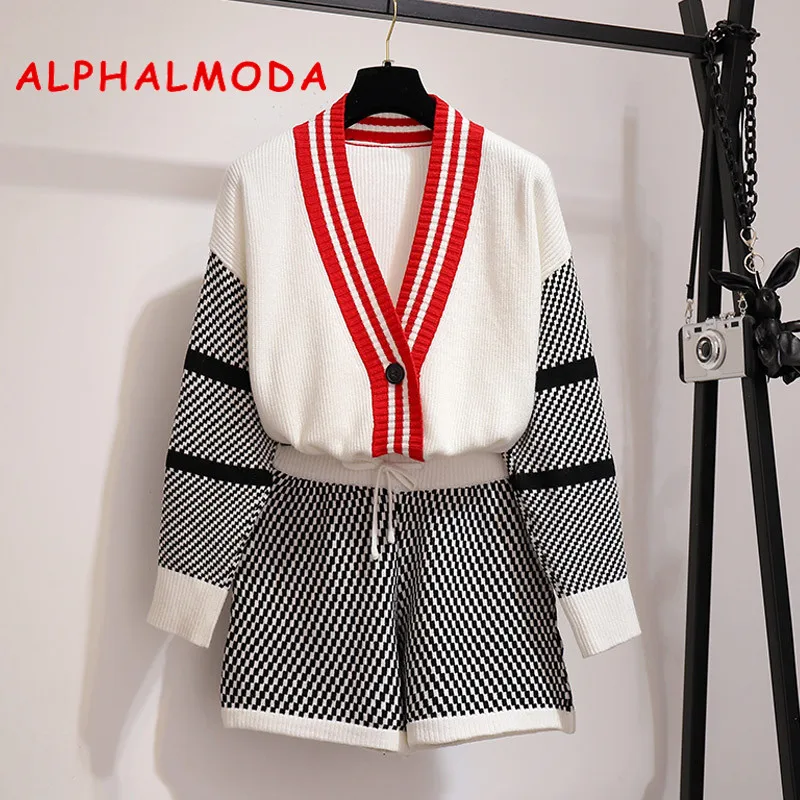 Женский трикотажный комплект ALPHALMODA повседневный из двух предметов с V образным