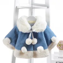 Зимняя куртка для новорожденных девочек; коллекция года; Модное детское утепленное пончо с искусственным кроличьим мехом; плащ; Верхняя одежда для маленьких девочек; пальто; Clj429