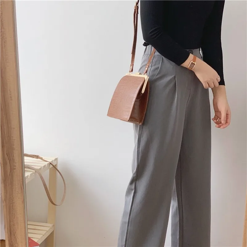 

2020 New Women's Bag Bucket Bag High-grade Soft Surface Retro Crocodile Pattern Casual Shoulder Messenger Bag
