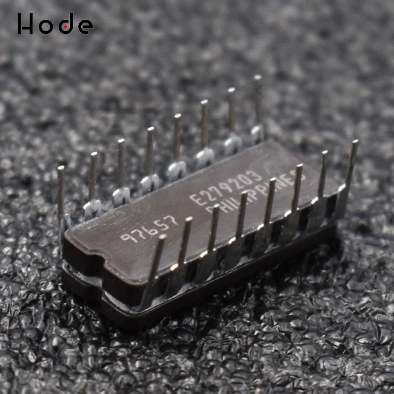 

1 шт. AD652BQ DIP-16 AD652 преобразователь напряжения в частоту IC