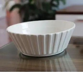 bowl A Белая круглая зубчатая форма керамическая посуда обеденные тарелки и глубокие чаши посуда Десерт закуски лоток чашка для дома - Цвет: bowl A