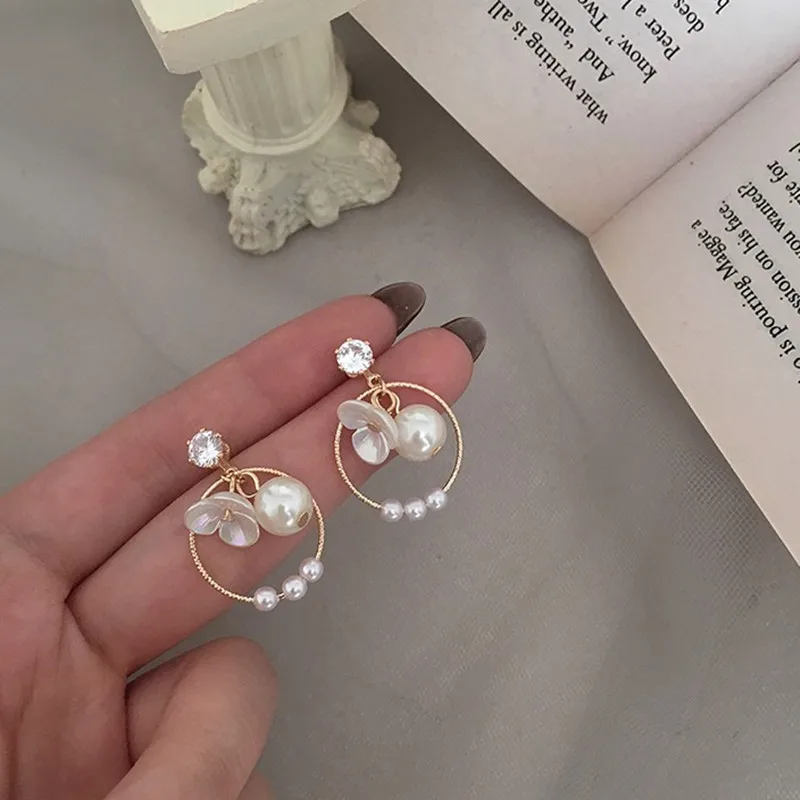 Милая груша дерево цветок лицо белые серьги женские корейские темперамент простой циркон серьги tide жемчужные аксессуары