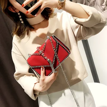 

Women's shoulderbag diagonal span bag 2020 spring new women's bag Korean version rivet bag chain bar small square bag tassel bag